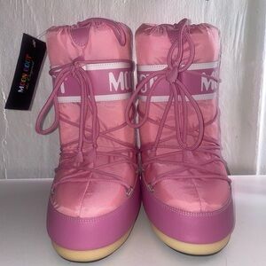 Brand New Moon Boots